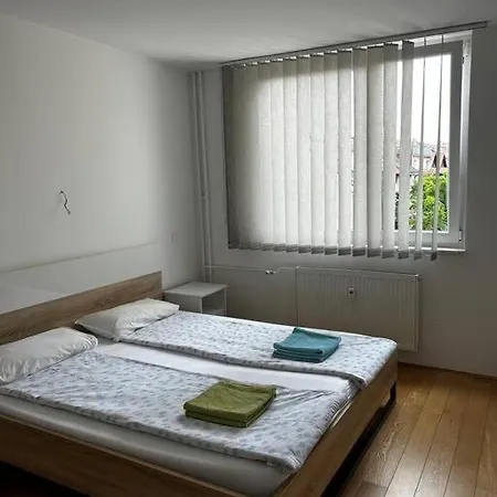 Apartment Modern 2 Bedroom 62 M2