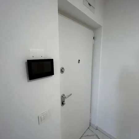 Apartment Modern 2 Bedroom 62 M2 *